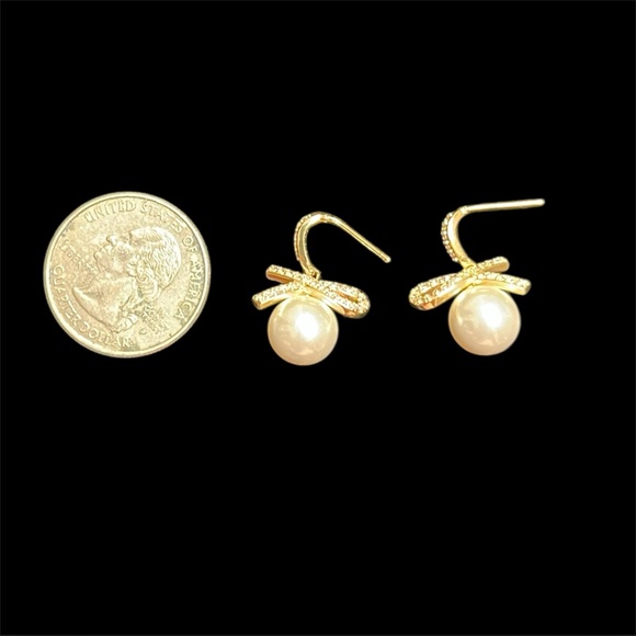 SHASHI Small Faux Pave Goldplated Ribbon Bow Pearl Drop Jewelry Earrings - Picture 11 of 16